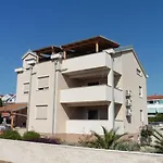 In With Loggia, Air Conditioning, Wifi, Washing Machine 4534-1 Apartamento Punat