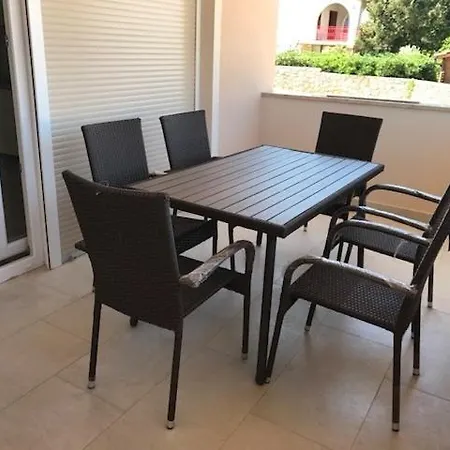 Апартаменты In With Loggia, Air Conditioning, Wifi, Washing Machine 4534-1 *