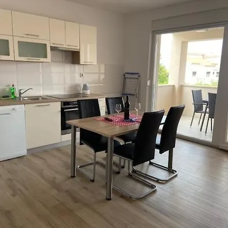 In With Loggia, Air Conditioning, Wifi, Washing Machine 4534-1 Apartment *