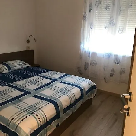 Apartment In With Loggia, Air Conditioning, Wifi, Washing Machine 4534-1 Punat
